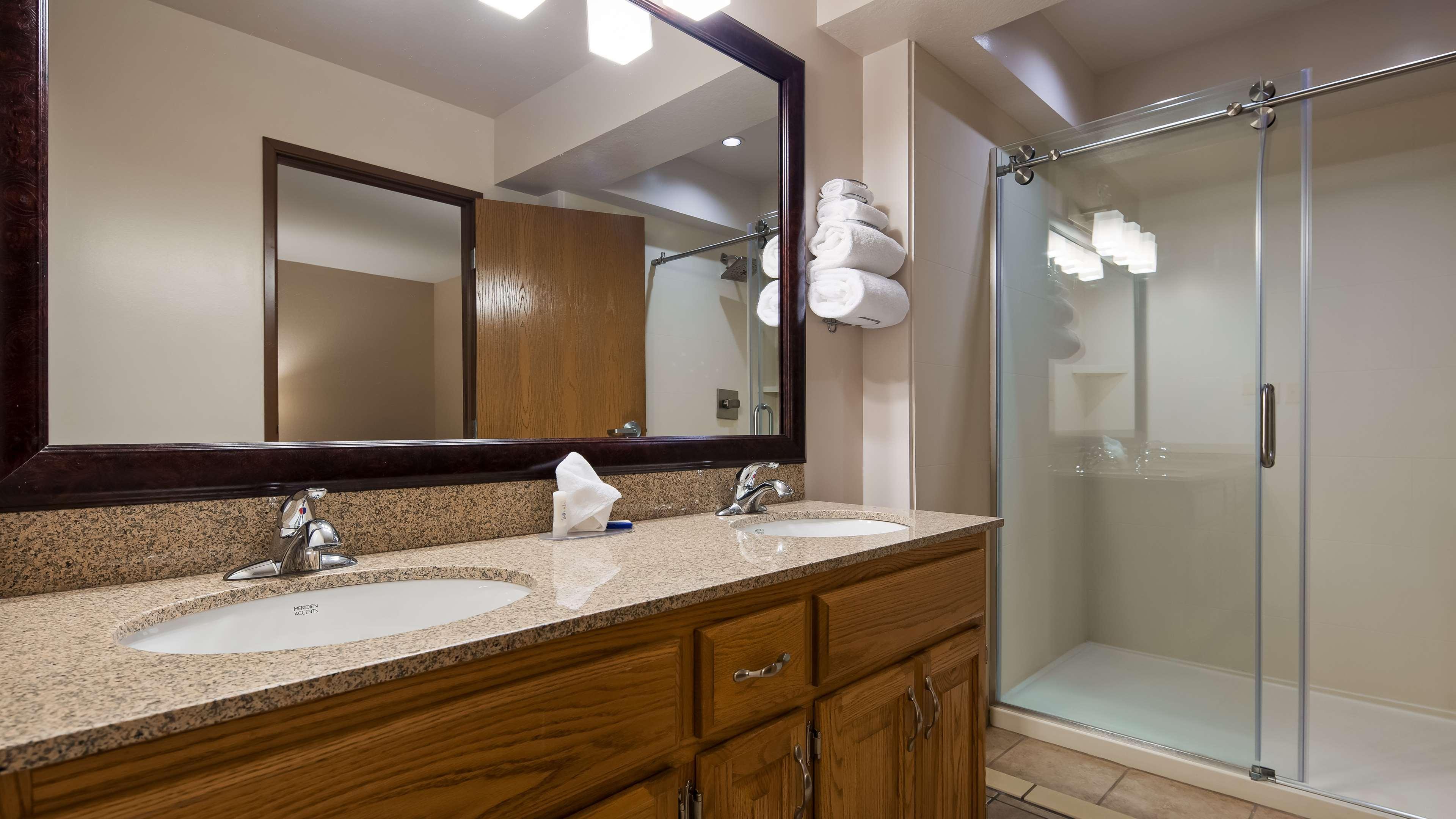 Best Western Flora Inn Екстериор снимка