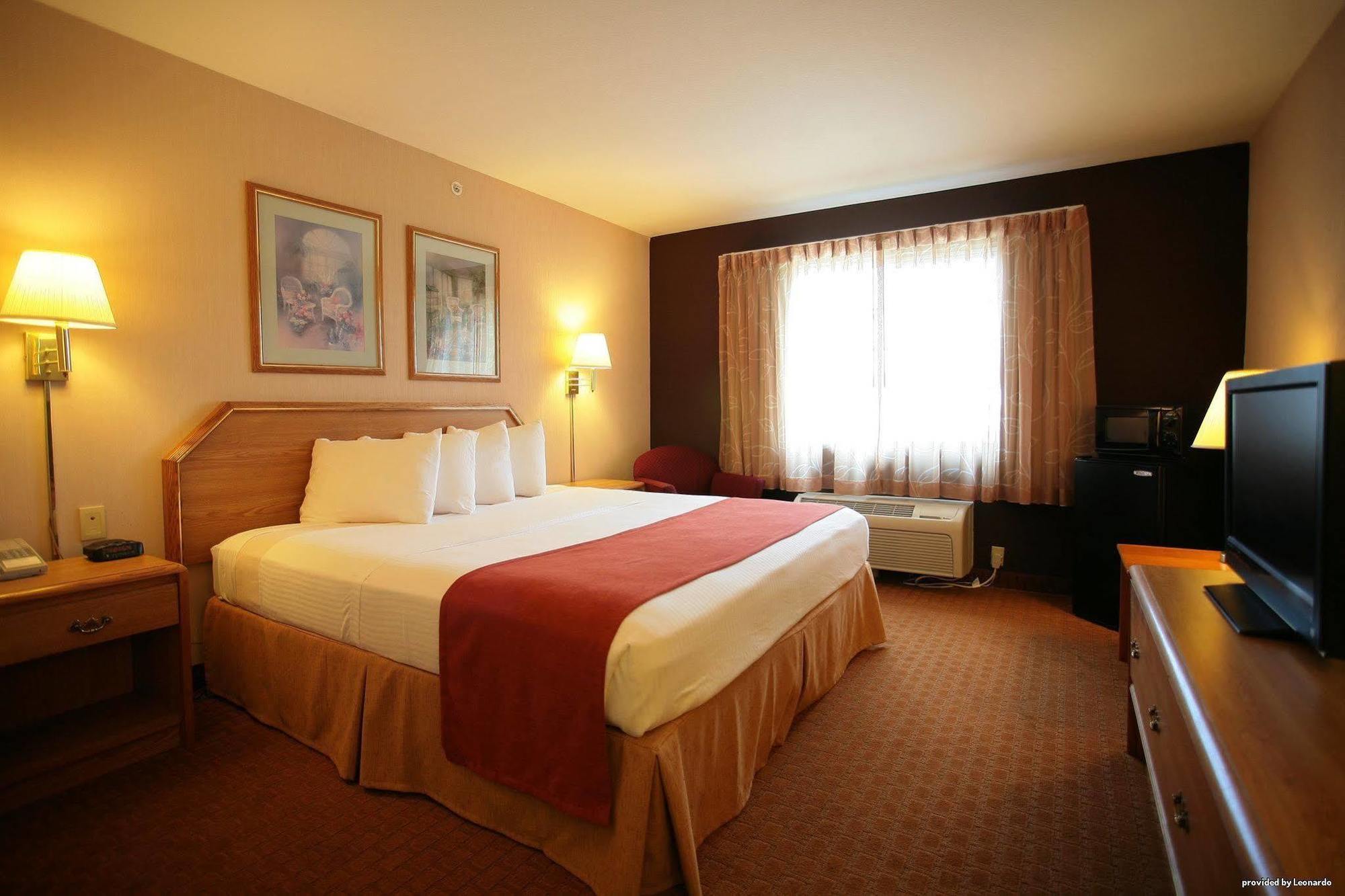 Best Western Flora Inn Стая снимка